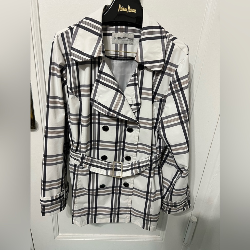 VINTAGE  WOMEN’S COAT ESTABLISHED SINCE 1917